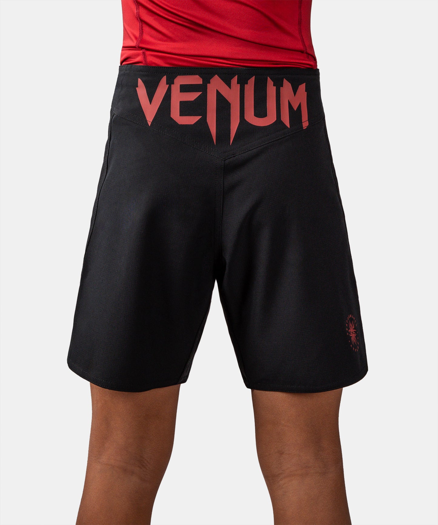 Venum Attack Short de Combate para Niño - Negro/Rojo