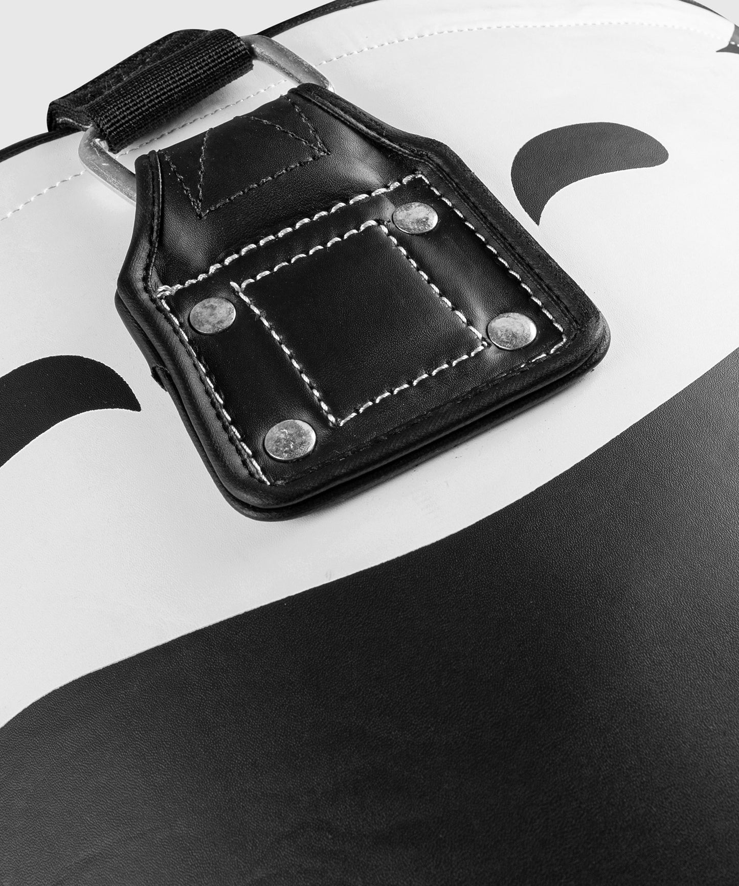 Sac de frappe lourd Venum Hurricane - Noir/Blanc