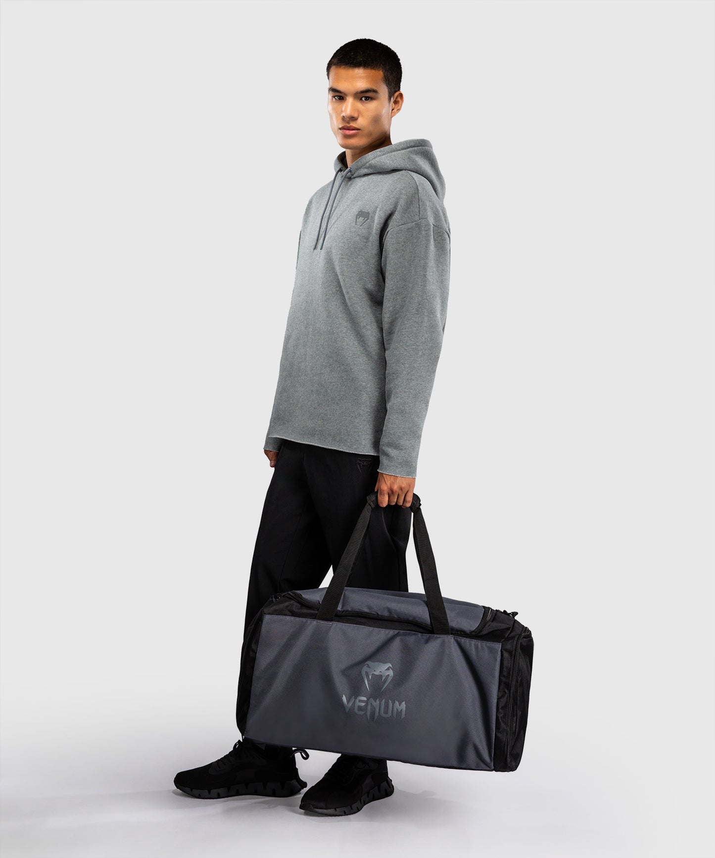 Venum Essential Borsa Sportiva (61 L) - Grigio/Nero