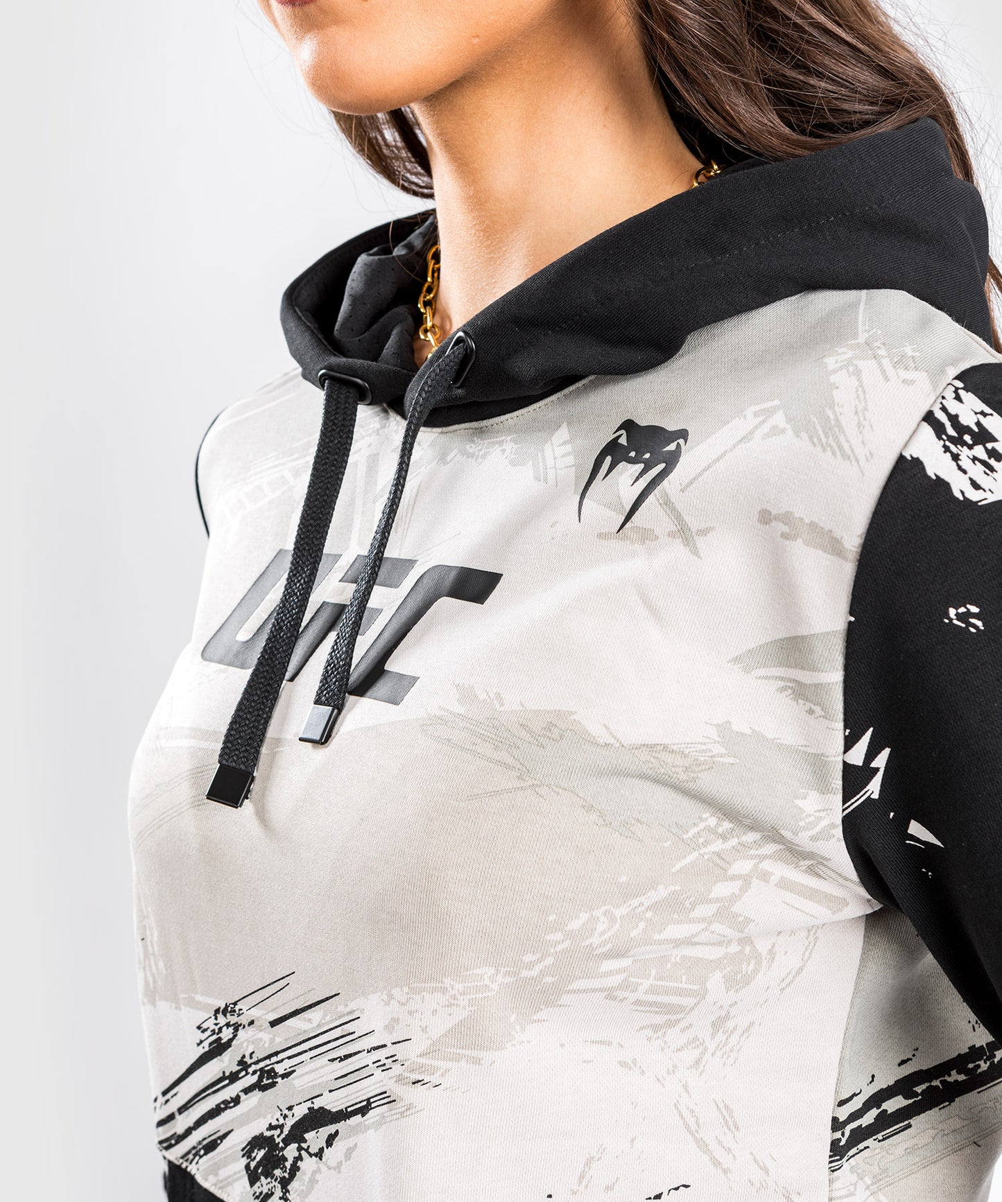 Sweatshirt à capuche pour Femmes UFC Venum Authentic Fight Week 2.0 - Sable/Noir