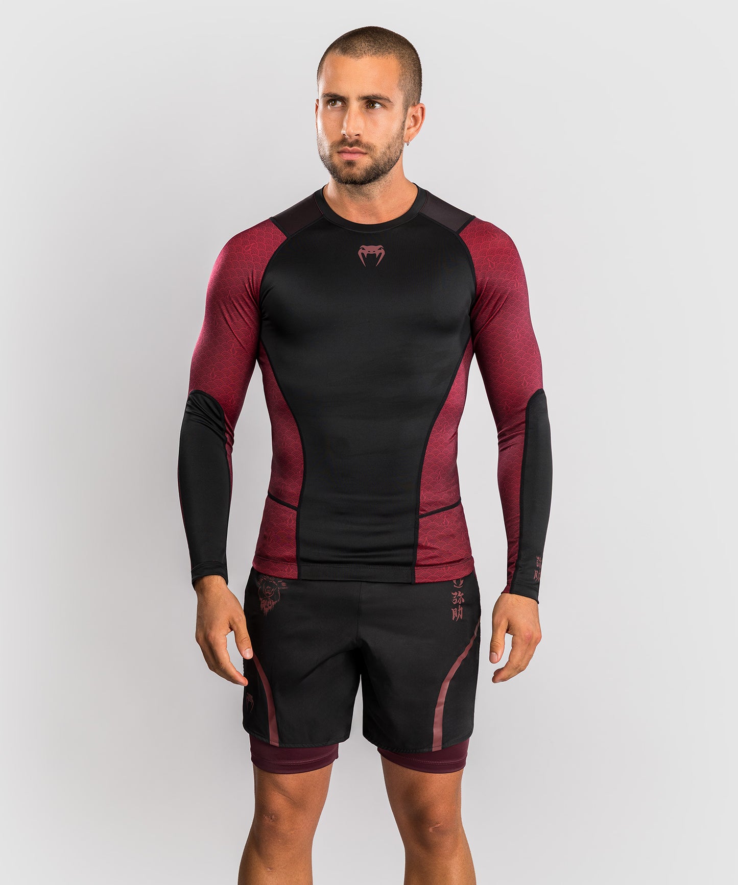 Venum x Assassin's Creed: Shadows Men's Long Sleeve Rashguard - Bordeaux/Black