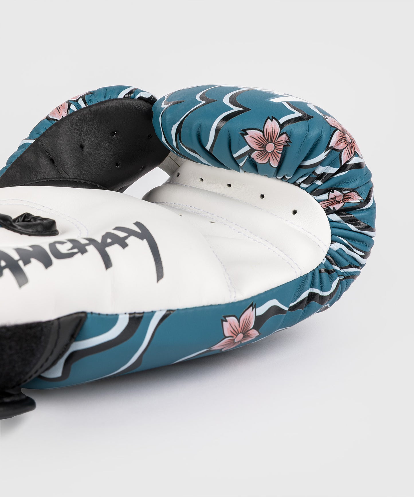 Gants de Boxe Venum x Tawanchay – Bleu/Blanc