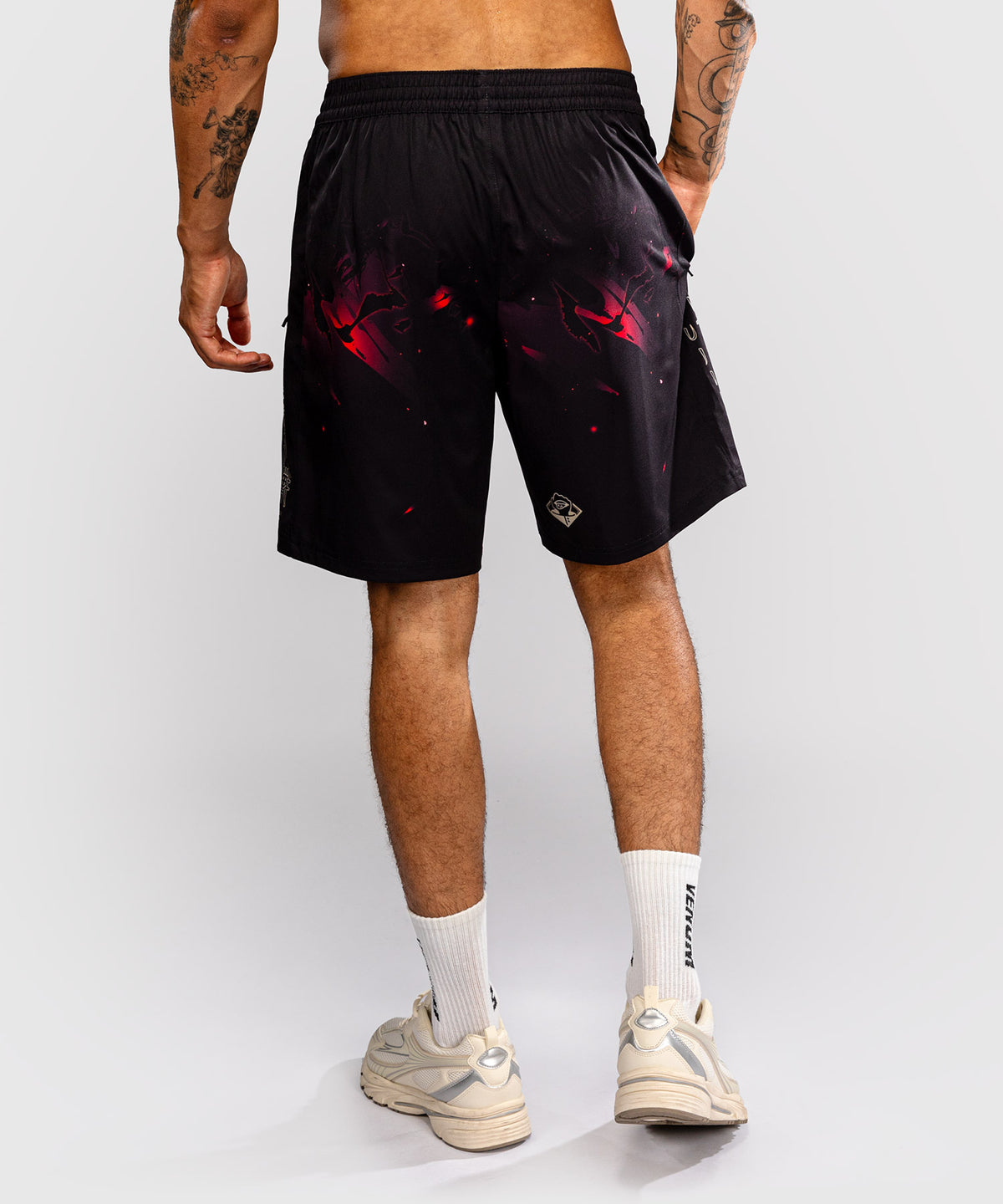 Jujutsu Kaisen x Venum Itadori Short de Entrenamiento – Negro/Rojo