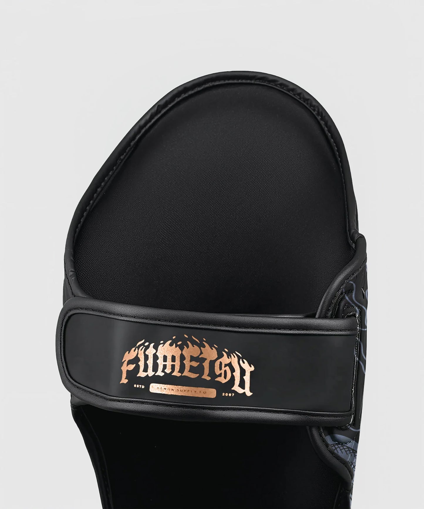 Fumetsu Oni Shin Guard - Black/Grey/Bronze