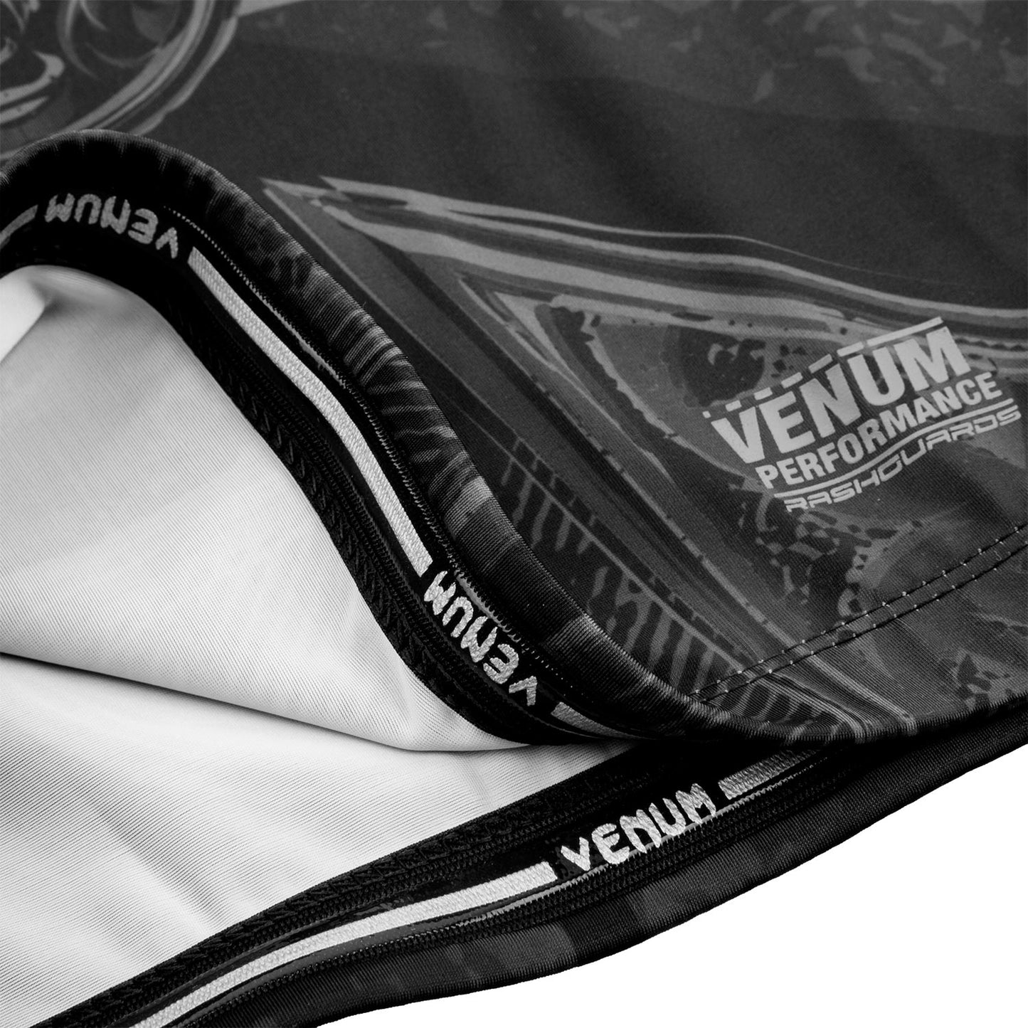 Rashguard Venum Gladiator 3.0 Long Sleeve - Black/Black - Exclusive