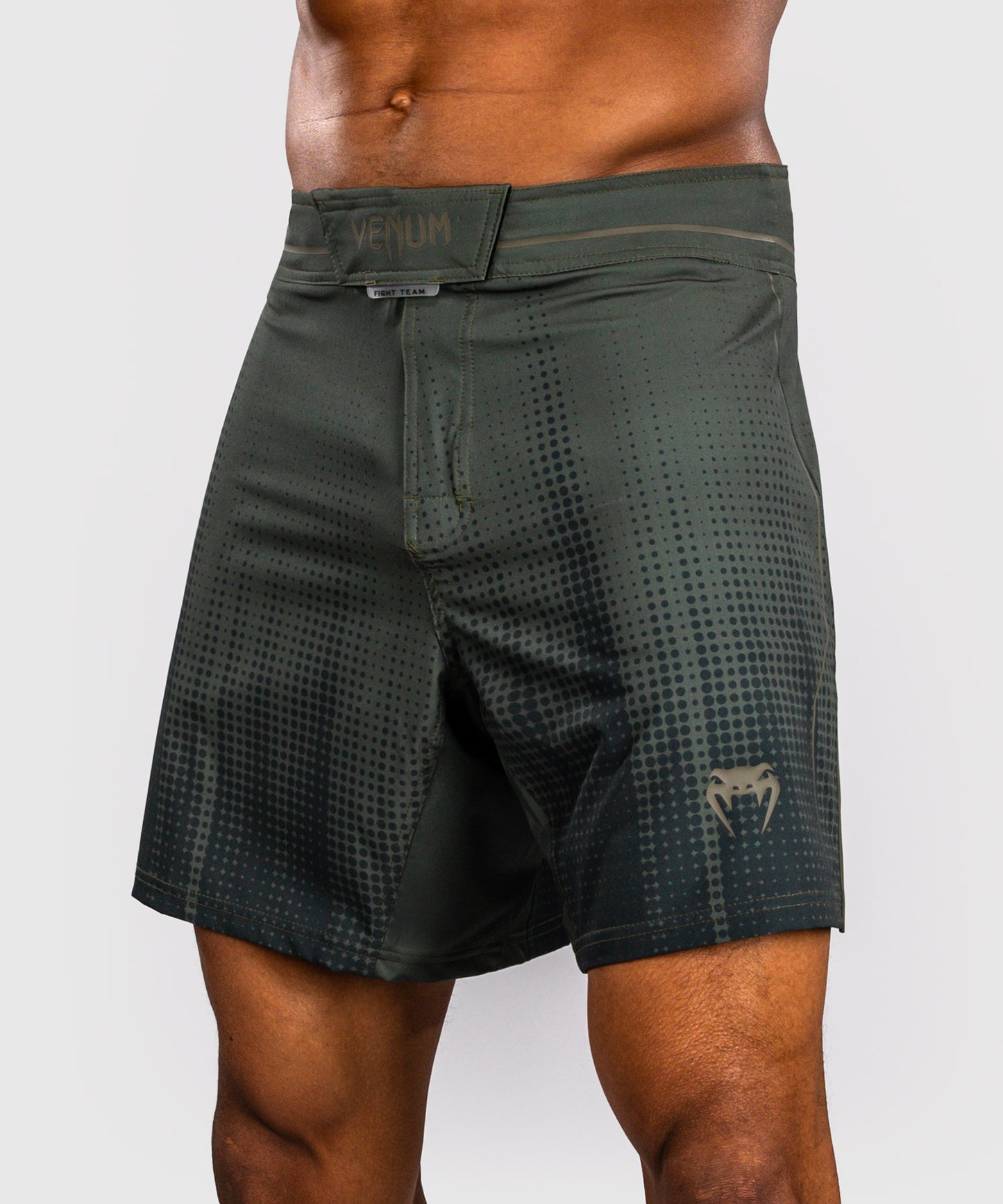 Venum Stealth Fightshorts – Khaki/Dunkelgrün