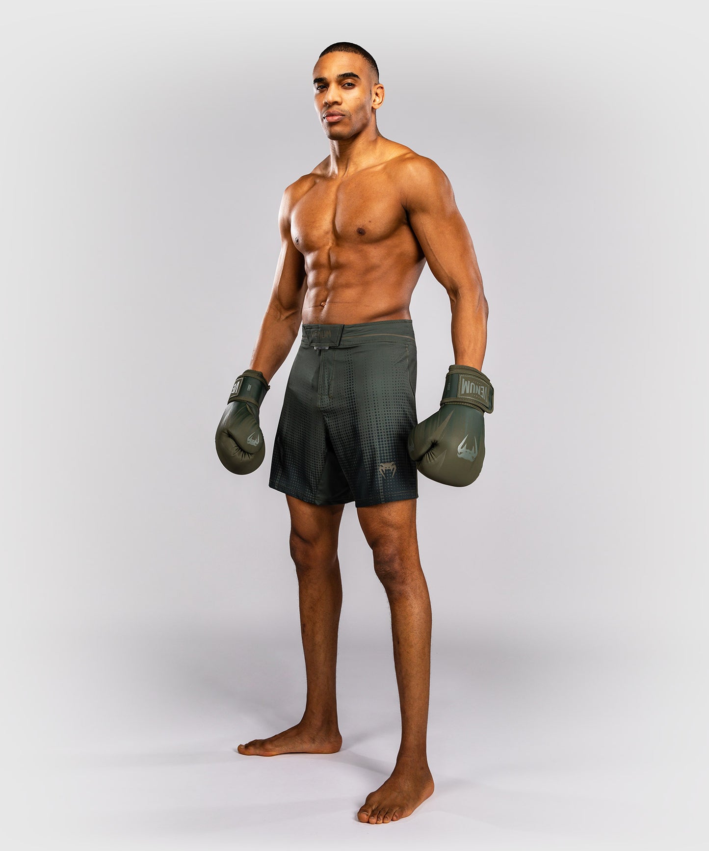 Venum Stealth Fightshorts – Khaki/Dunkelgrün
