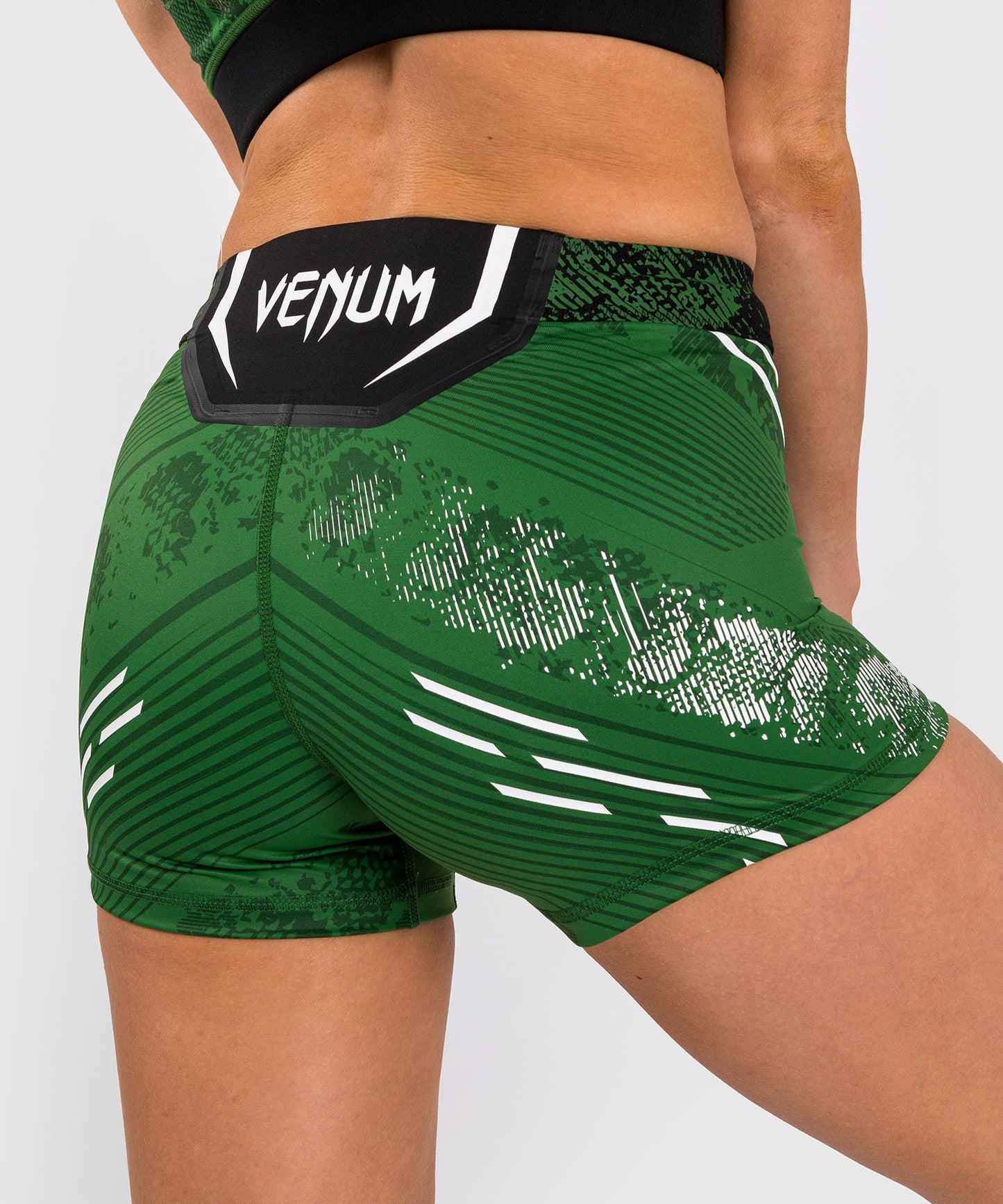 Short de Short de compression Fit pour Femmes UFC Adrenaline by Venum Authentic Fight Night - Vert