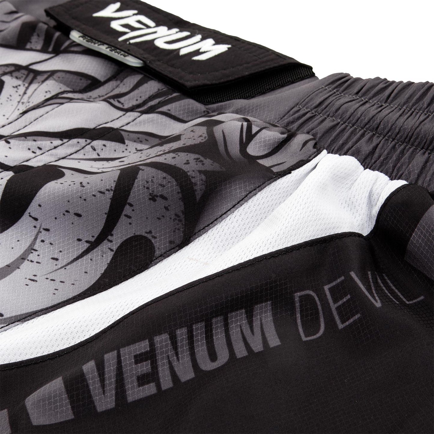 Venum Devil Fightshorts - White/Black
