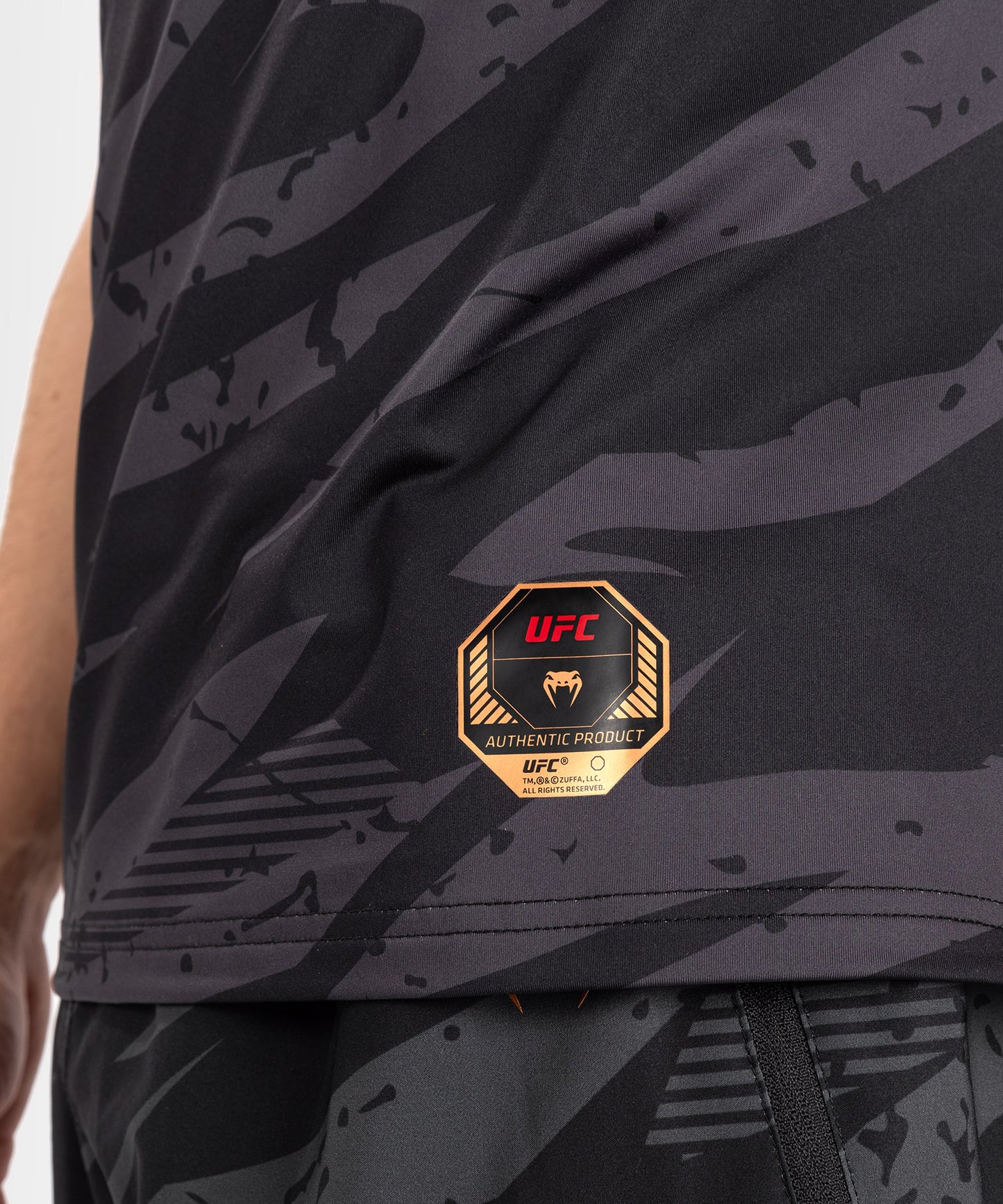 UFC Adrenaline By Venum Fight Week Camiseta Dry Tech para Hombre - Urban Camo