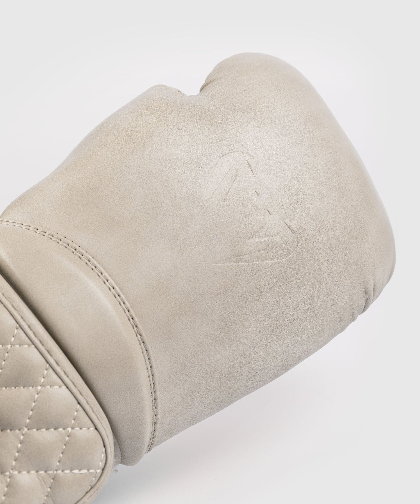 VENUM Impact Classic Boxing Gloves - Ivory