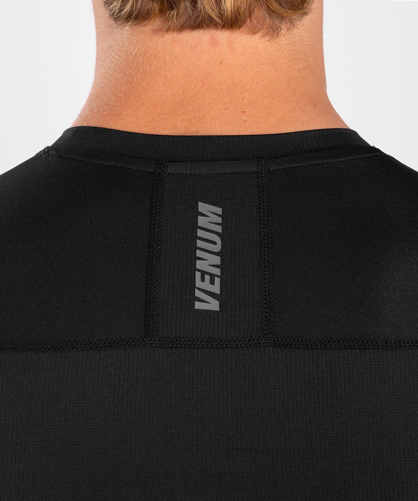 Venum G-Fit Air Kurzarm-Rashguard - Schwarz