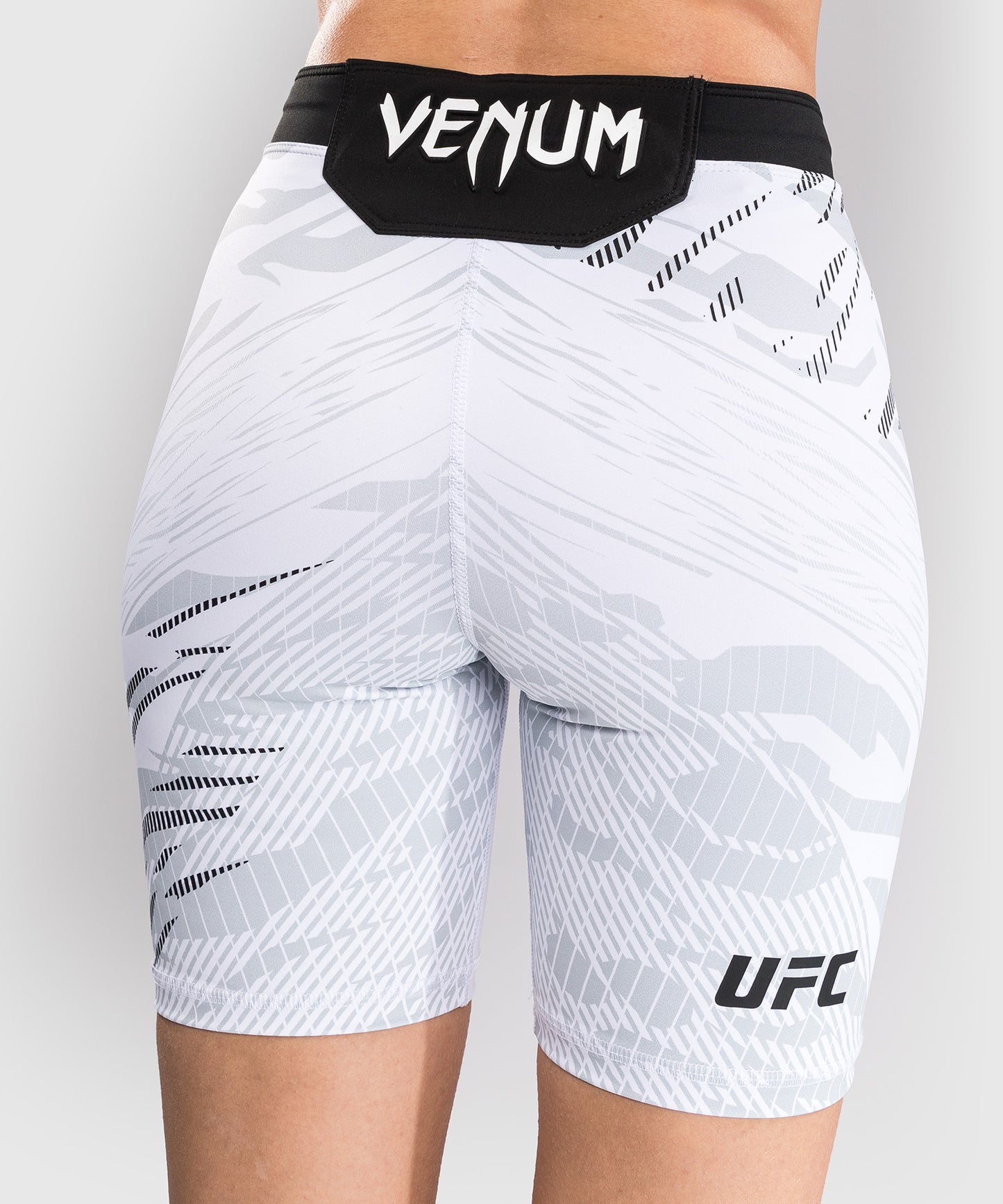 UFC Fusion by Venum Authentic Fight Night Damen Vale Tudo Short - Long Fit - Weiß