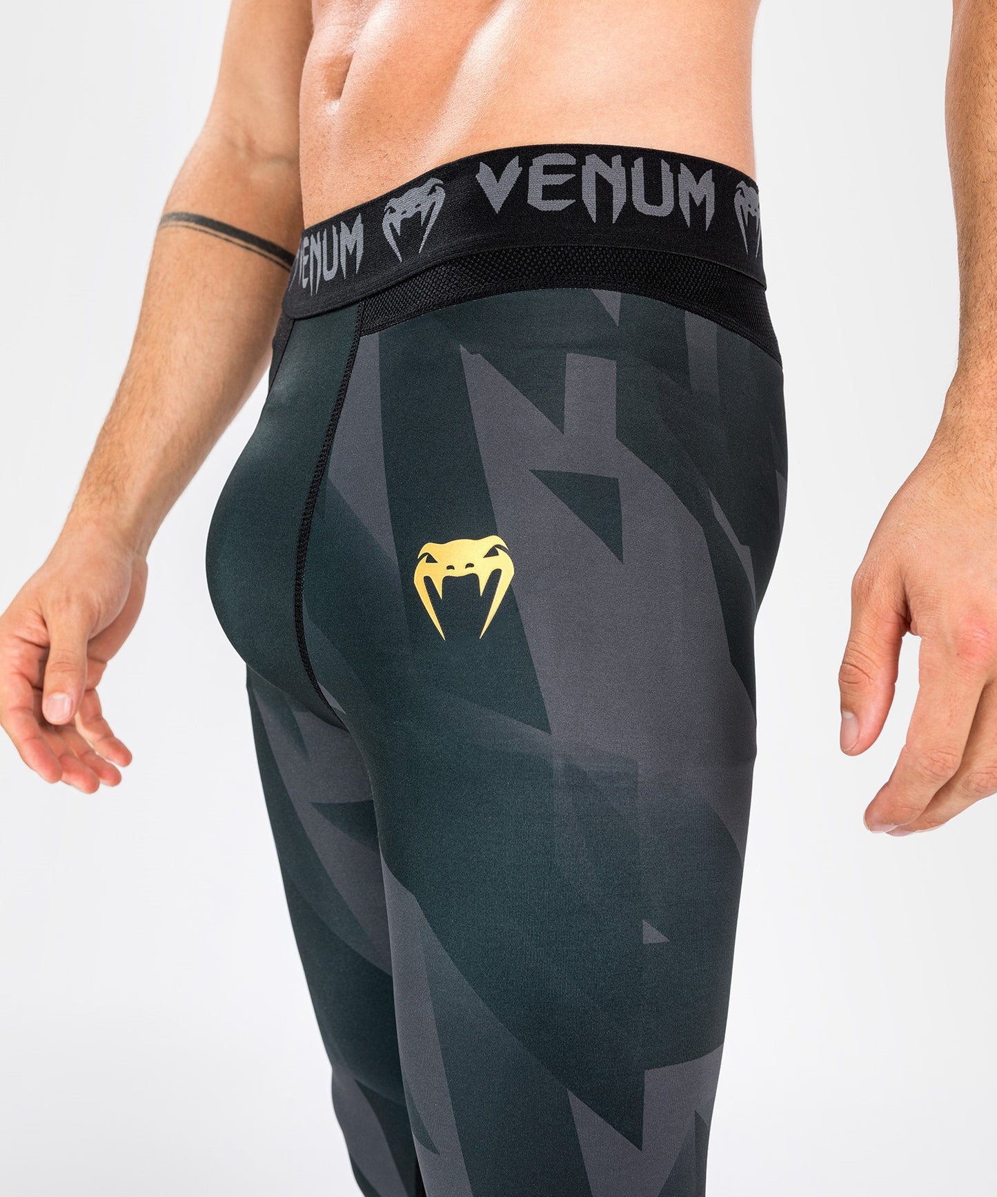 Venum Razor Spats - Black/Gold