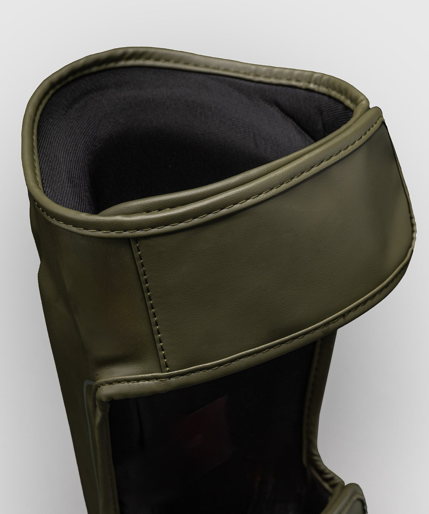 Venum Stealth Espinilleras – Caqui/Verde Oscuro