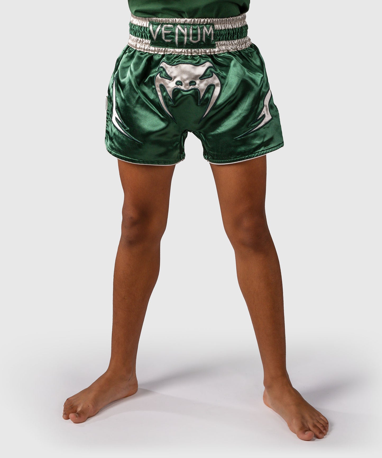 Short de Muay Thaï Venum Inferno – Vert Forêt/ Blanc Cassé