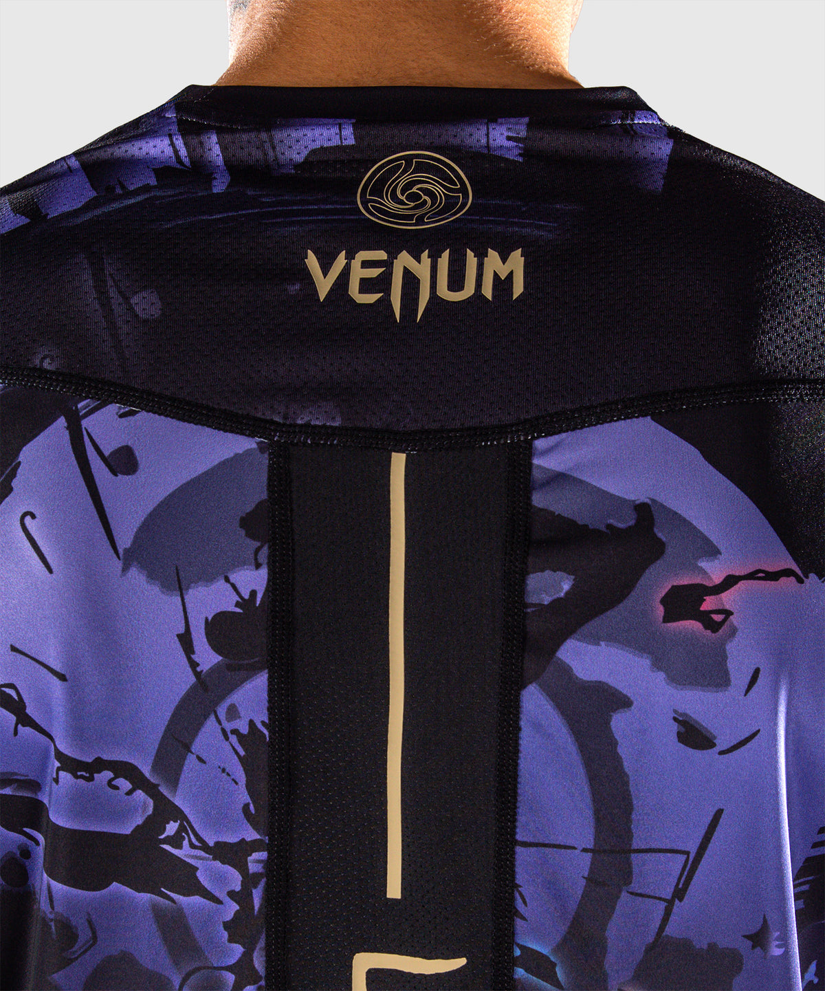 Jujutsu Kaisen x Venum Gojo Dry-Tech-T-Shirt – Lila