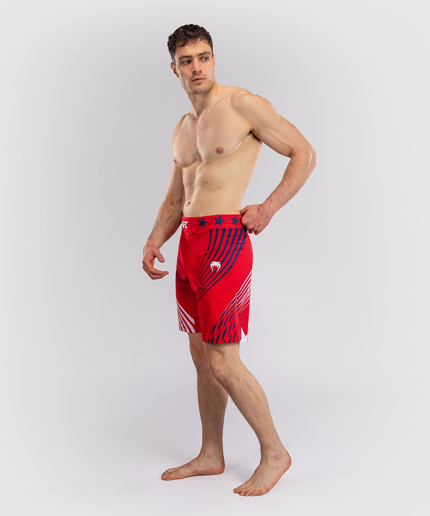 Official UFC Freedom 250 by Venum Authentic Fight Night Short de combat coupe longue pour homme - Rouge