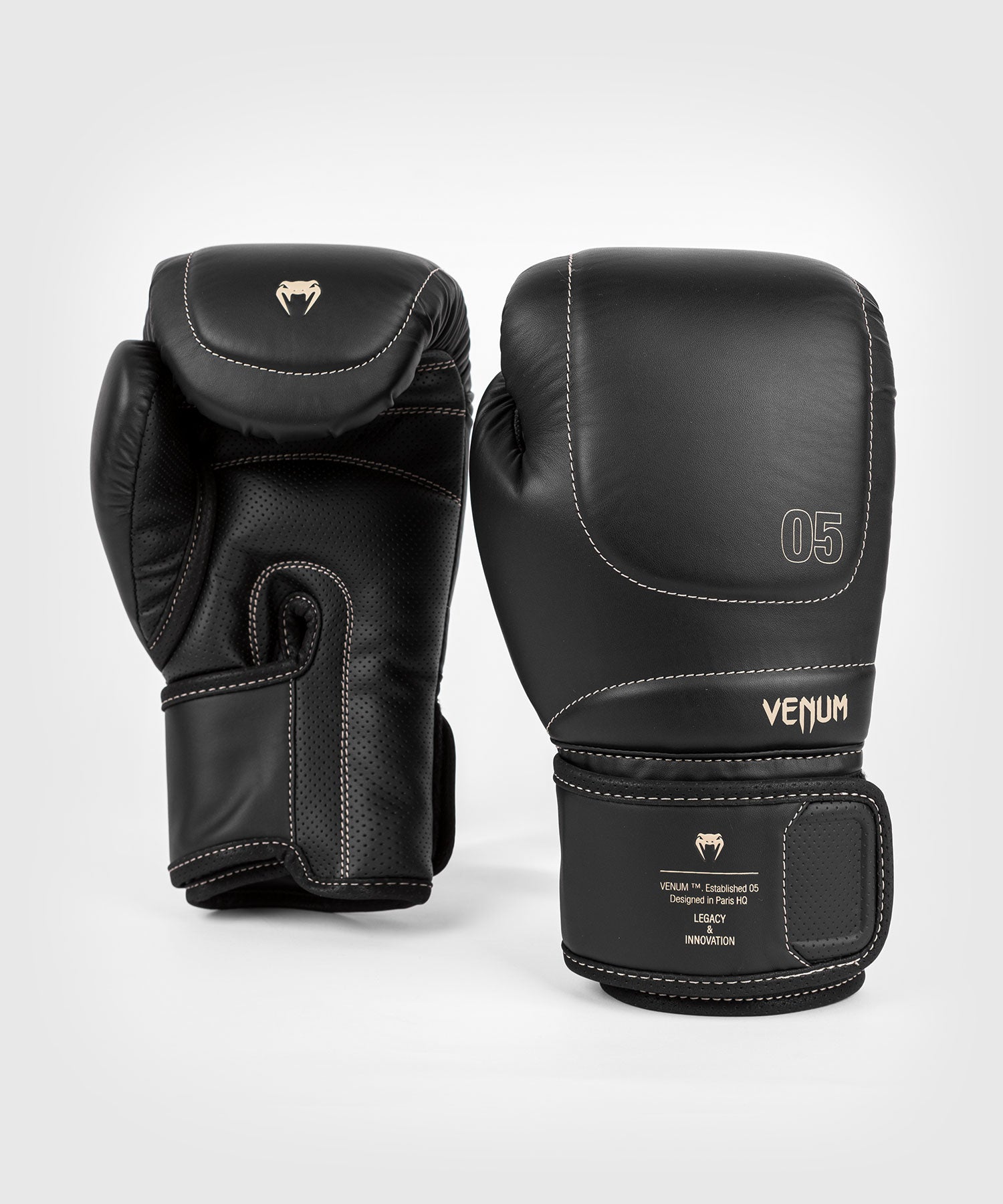 Gants de boxe Venum Impact Evo - Noir avec poignet ajustable par velcro