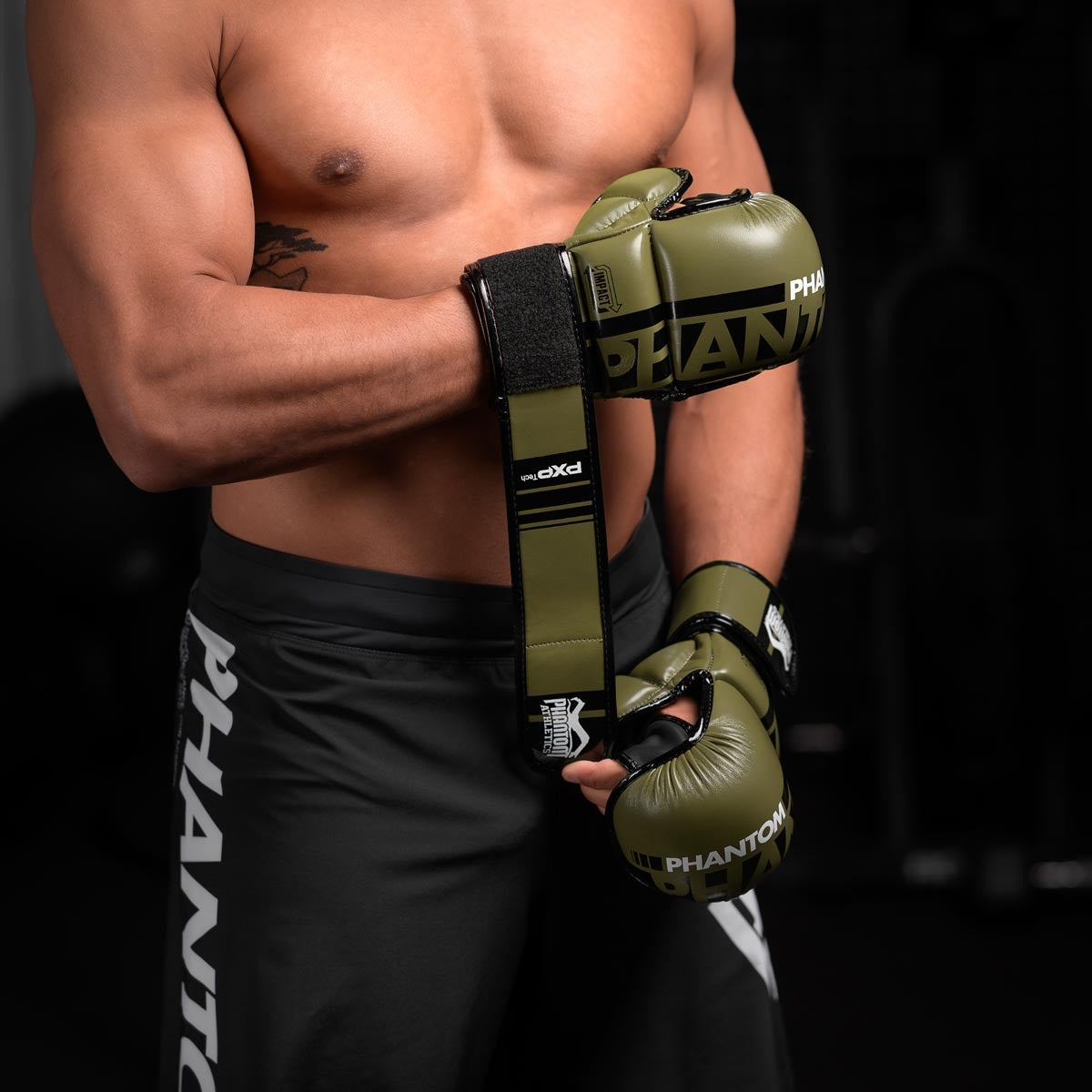 Gants de boxe professionnels ARMY GREEN pour MMA & Box Training - PHANTOM  ATHLETICS