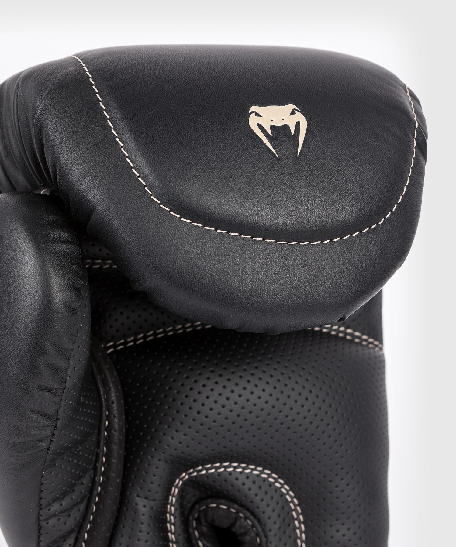 Gants de boxe Venum Impact Evo - Noir ajusté et avec un bon maintient