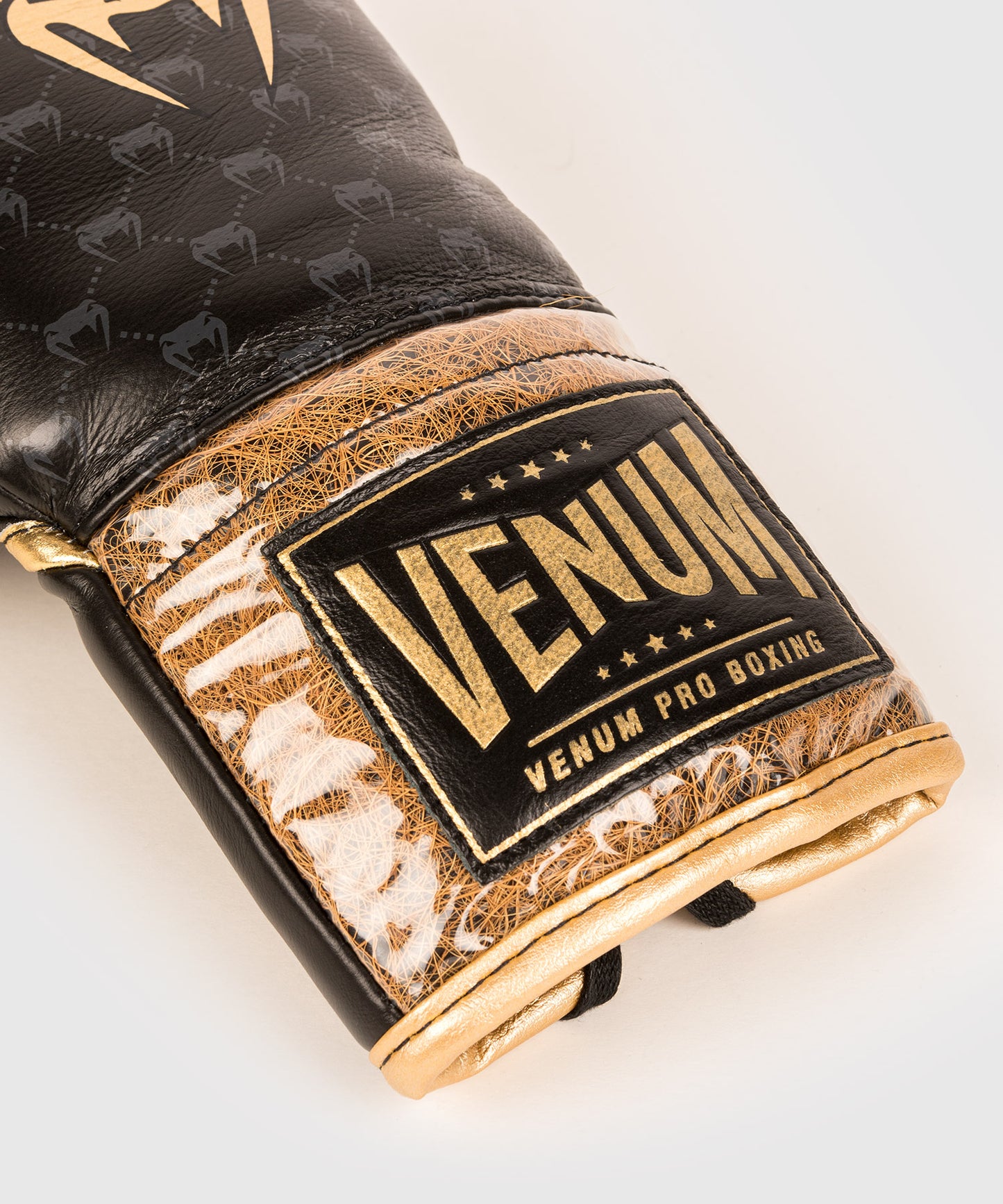 Venum Coco Monogram Pro Boxhandschuhe mit Schnürsenkeln - Intensiv Schwarz