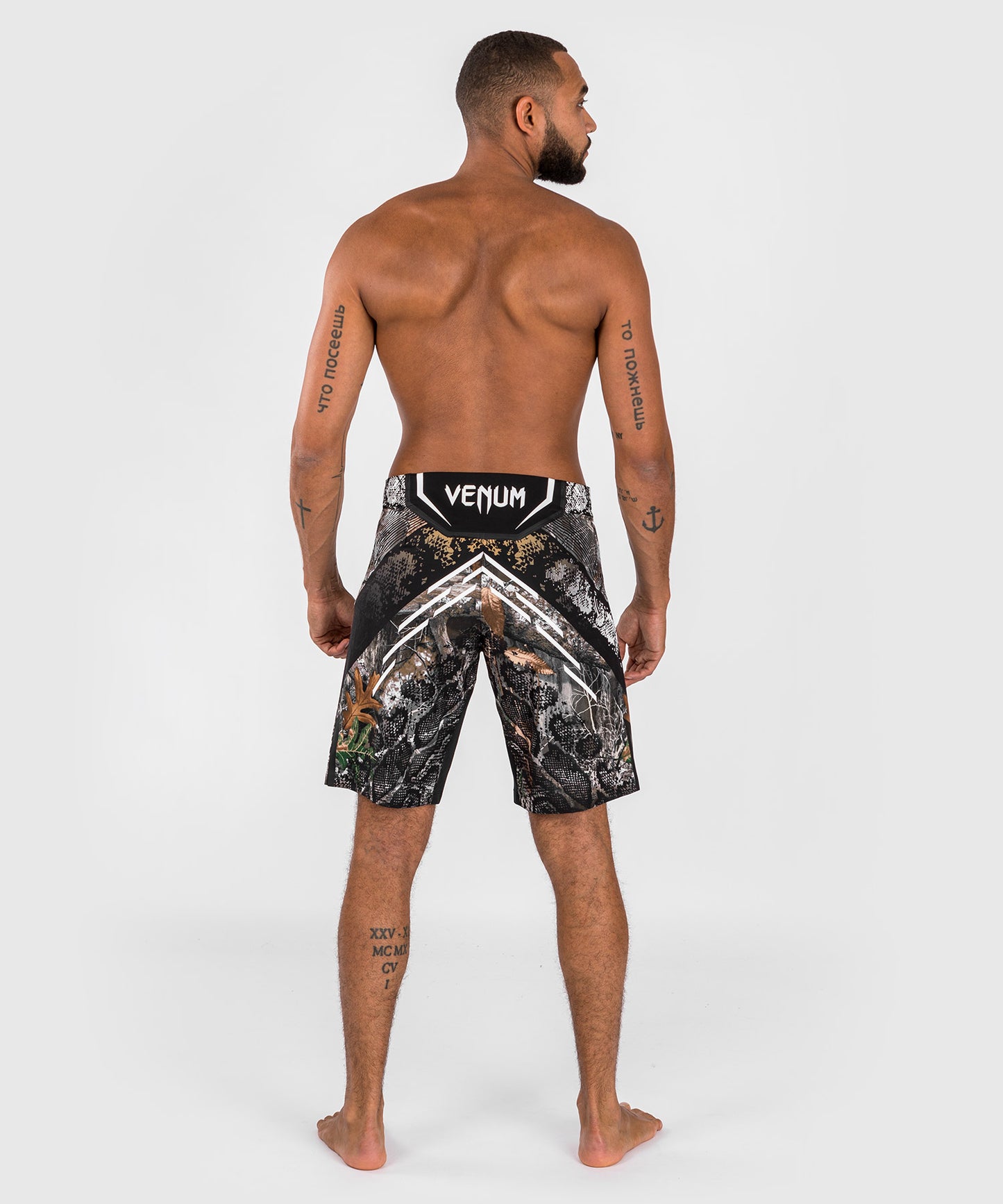 Short de combat pour homme Realtree Camo UFC Adrenaline by Venum Fight Night - Long Fit