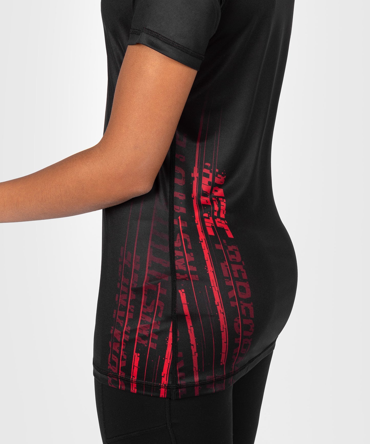 Venum Performance Institute 2.0 UFC Dry-Tech T-Shirt für Frauen - Schwarz/Rot