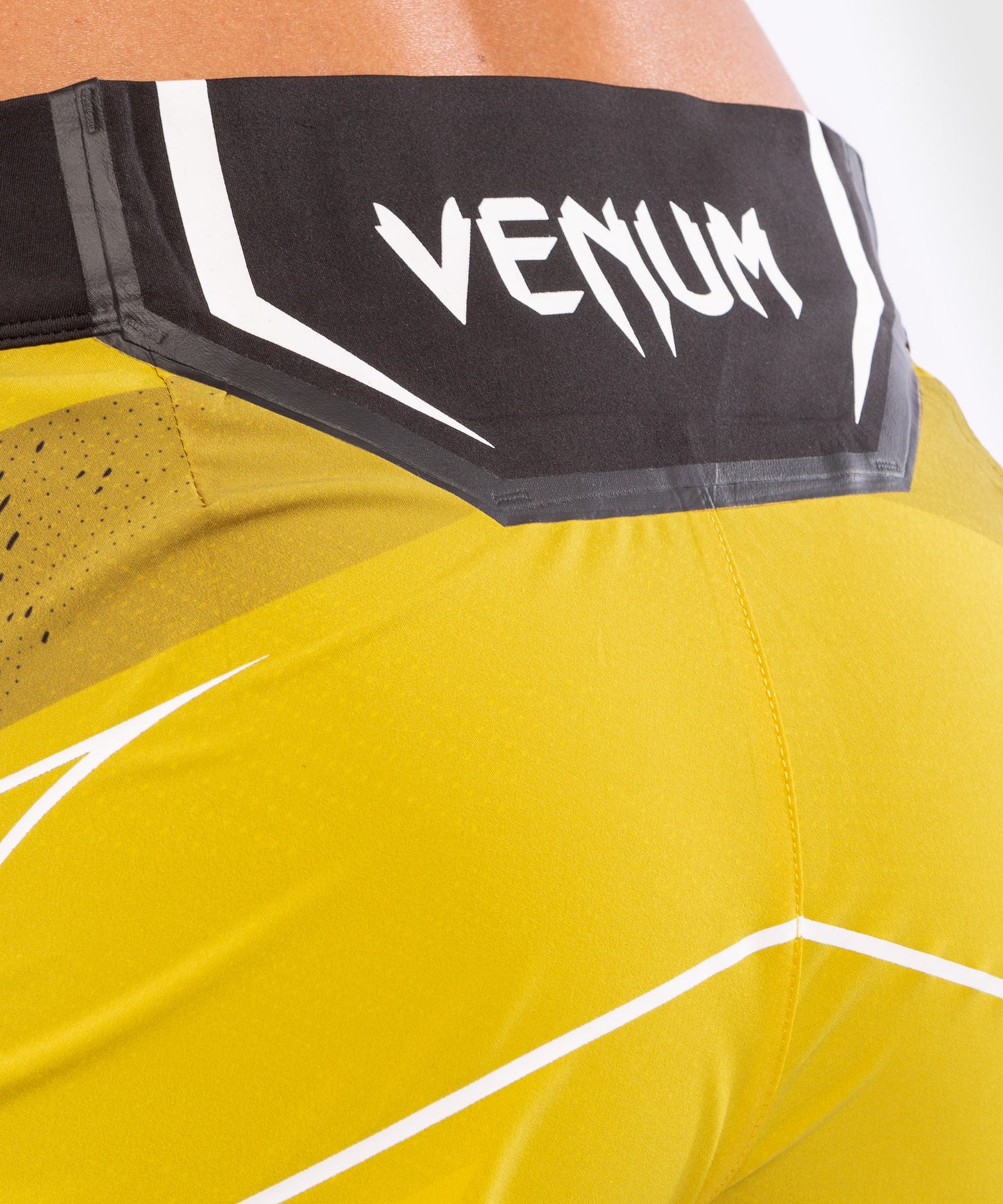 Venum Authentic Fight Night UFC Damen Fightshorts - Kurz geschnitten - Gelb